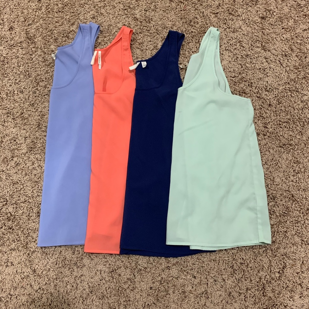 Set of 4 women’s tanks